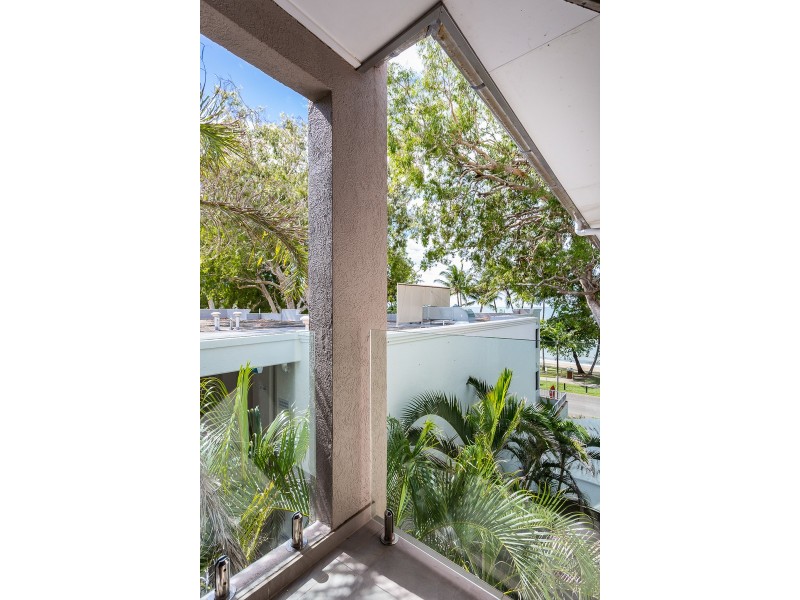6/137 Williams Esplanade, Palm Cove QLD 4879