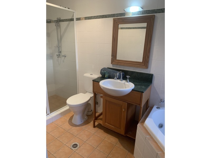 34 Terrigal Crescent, Southport QLD 4215