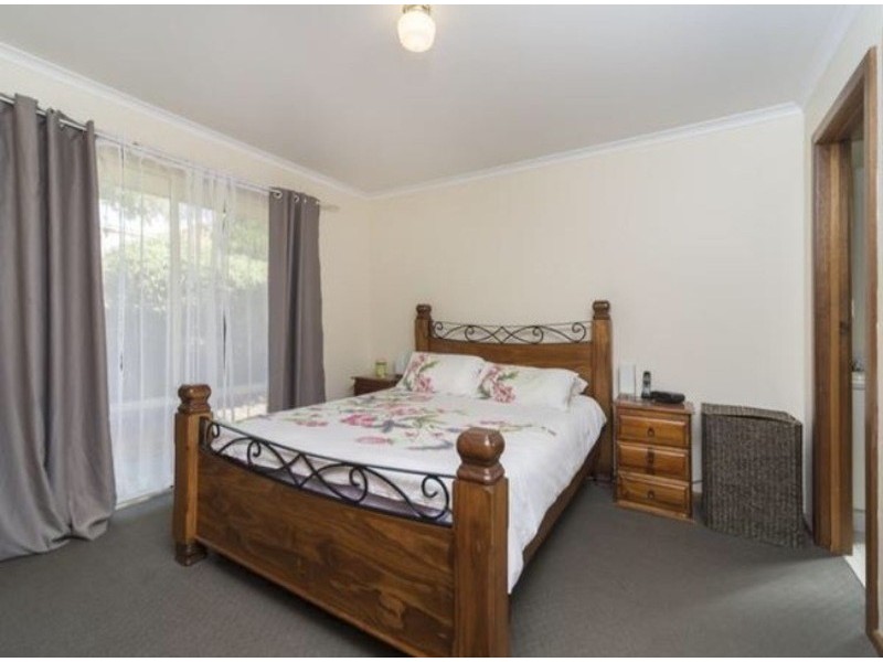 8 Chisholm Court, Golden Grove SA 5125