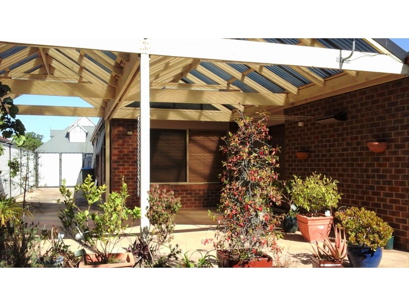 6 Yankos Drive, Werribee VIC 3030