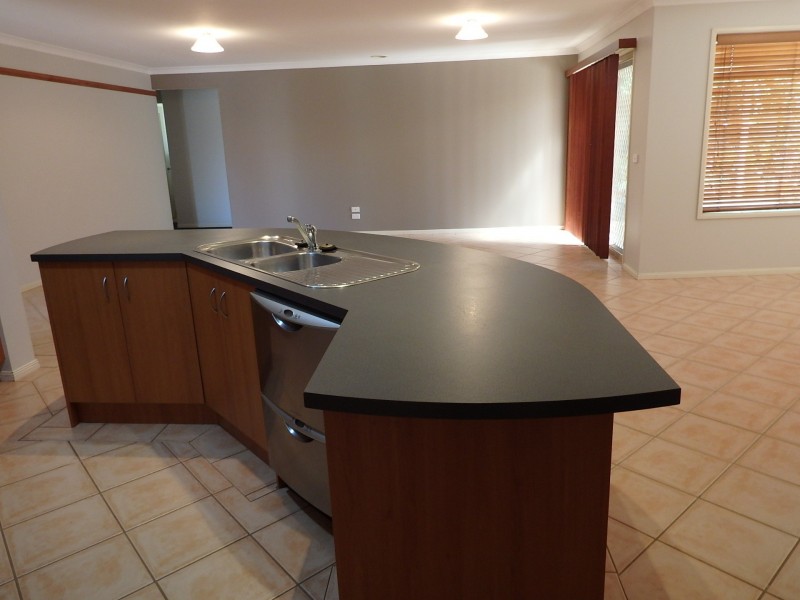 6 Yankos Drive, Werribee VIC 3030