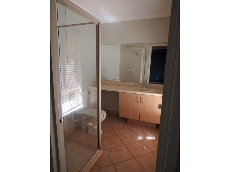 6 Yankos Drive, Werribee VIC 3030