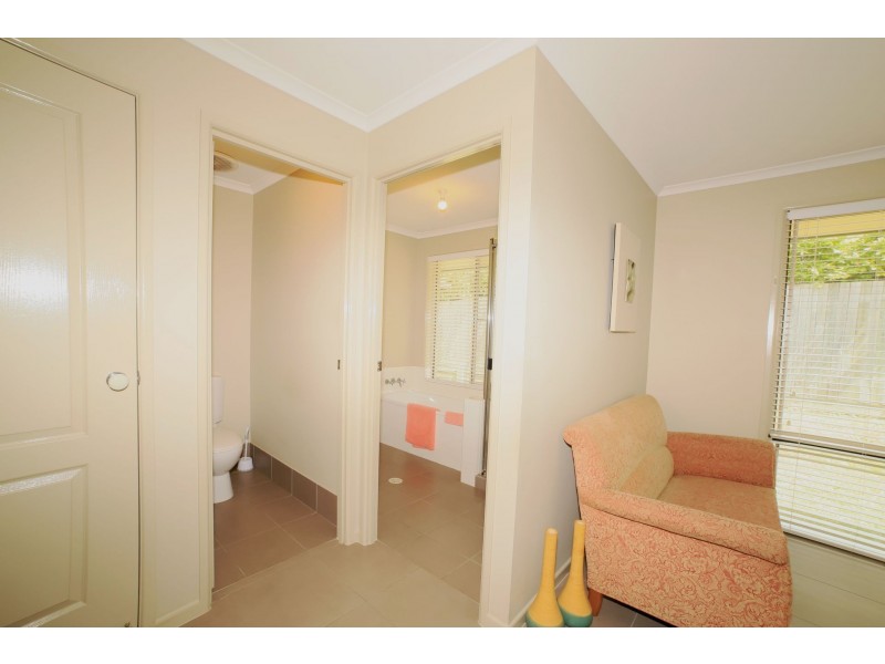 18 McLean Place, Nambour QLD 4560