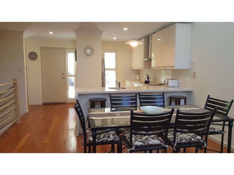 7 Golfers Retreat, Halls Head WA 6210