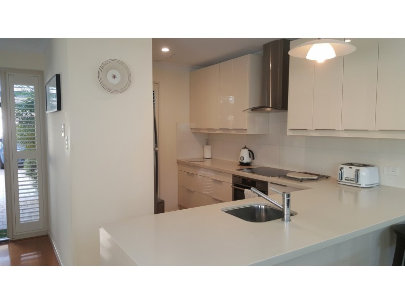 7 Golfers Retreat, Halls Head WA 6210