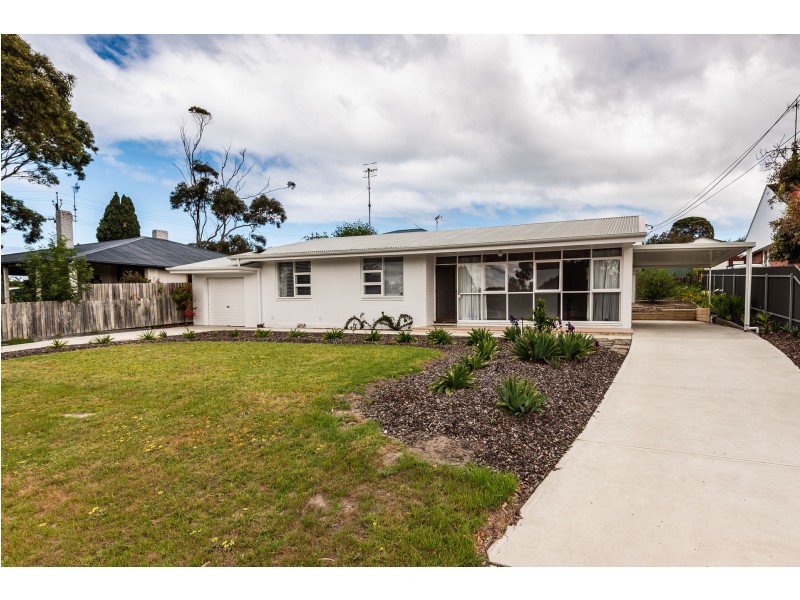 21 Pine Avenue, Victor Harbor SA 5211
