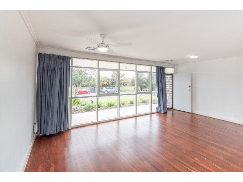 21 Pine Avenue, Victor Harbor SA 5211