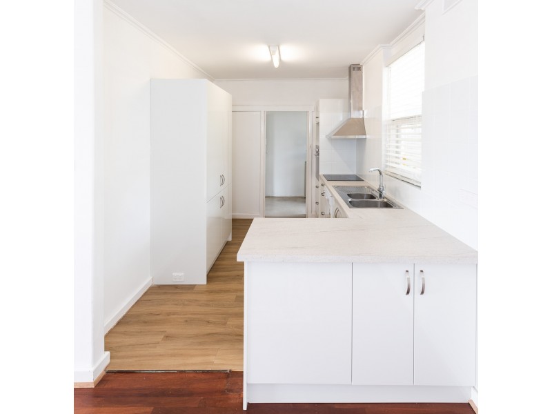 21 Pine Avenue, Victor Harbor SA 5211