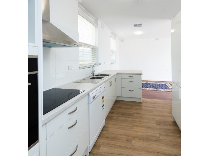 21 Pine Avenue, Victor Harbor SA 5211