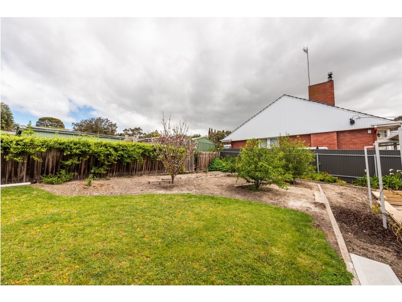 21 Pine Avenue, Victor Harbor SA 5211