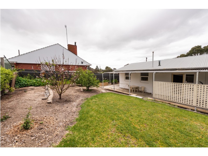 21 Pine Avenue, Victor Harbor SA 5211