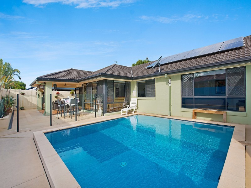 4 Prow Street, Caloundra West QLD 4551