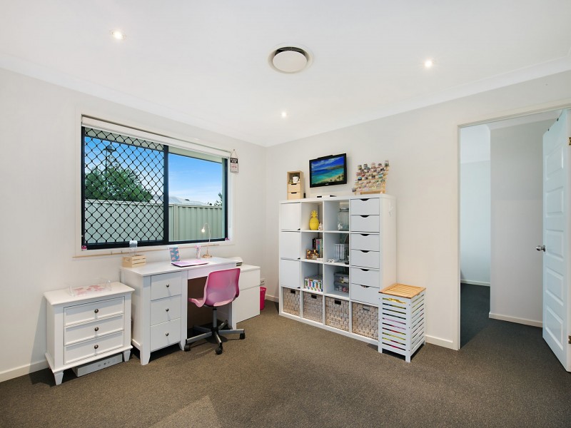 4 Prow Street, Caloundra West QLD 4551