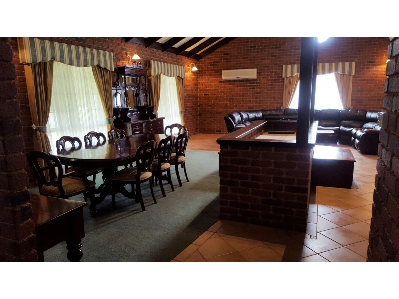 33 Kalgaritch Avenue, West Busselton WA 6280