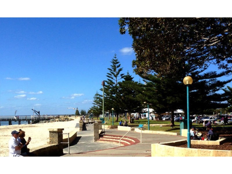 33 Kalgaritch Avenue, West Busselton WA 6280