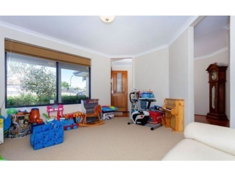 37 Valley Views Drive, Landsdale WA 6065