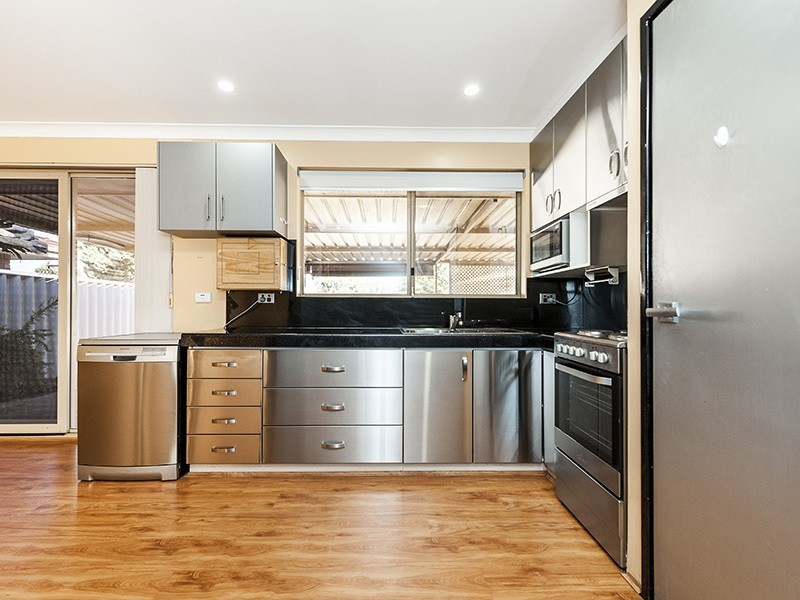 21 Columbia Way, Beechboro WA 6063