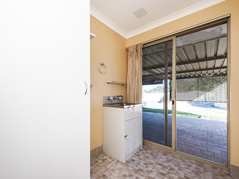 21 Columbia Way, Beechboro WA 6063