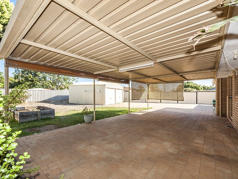 21 Columbia Way, Beechboro WA 6063