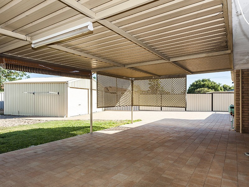 21 Columbia Way, Beechboro WA 6063