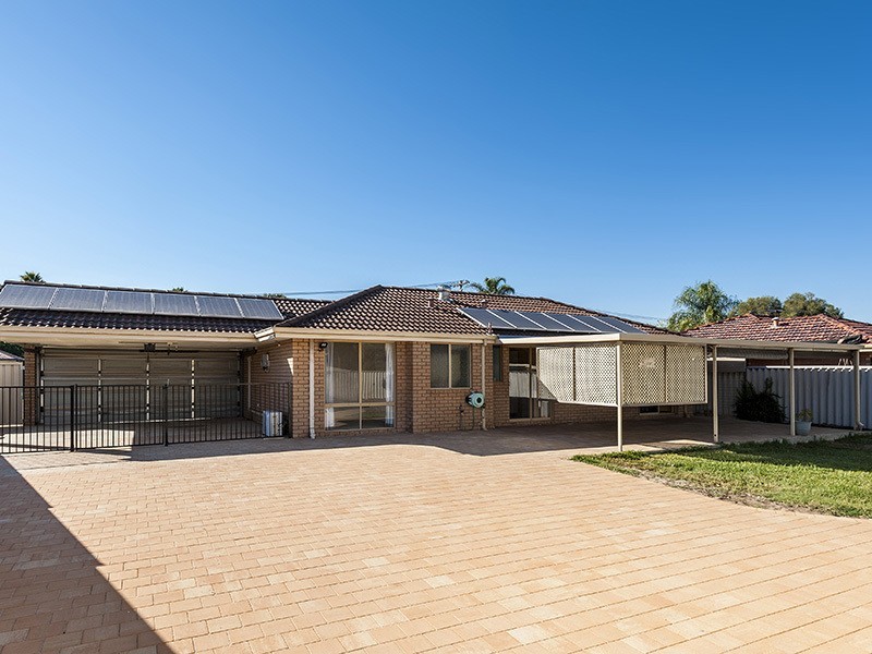 21 Columbia Way, Beechboro WA 6063