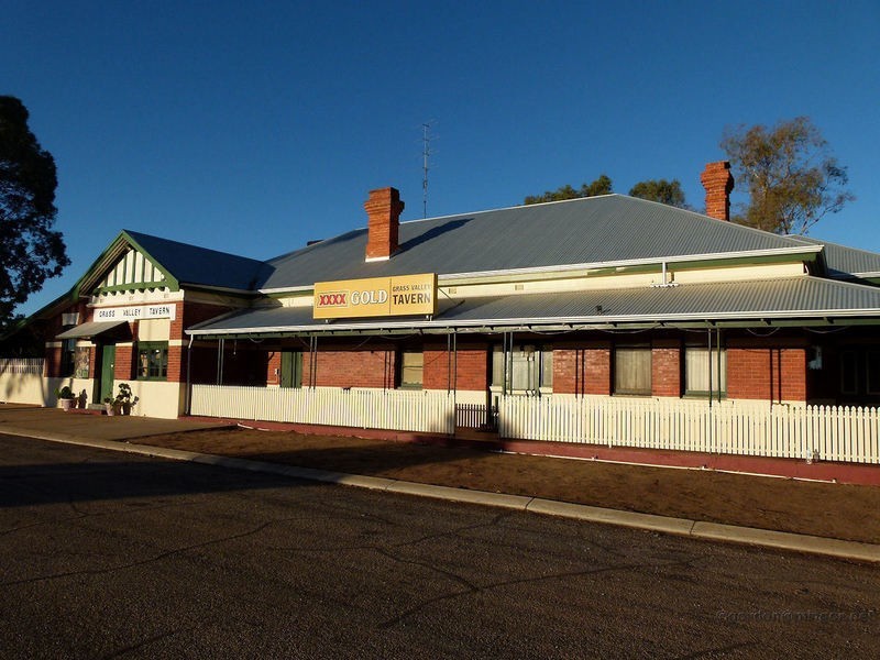 8 Carter Road, Grass Valley WA 6403