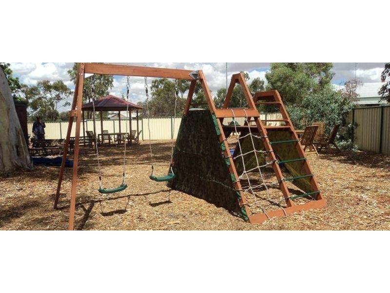 8 Carter Road, Grass Valley WA 6403