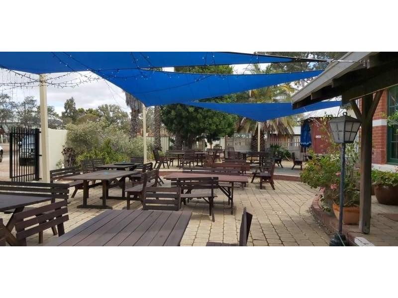 8 Carter Road, Grass Valley WA 6403