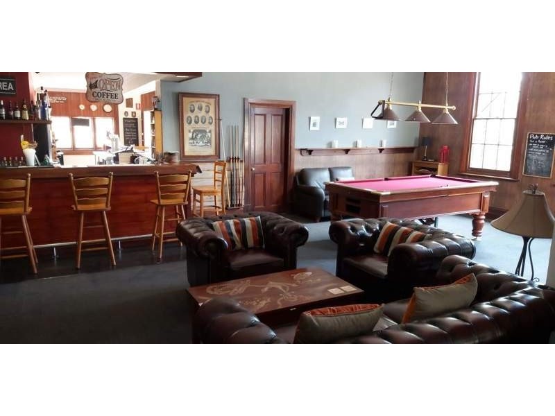 8 Carter Road, Grass Valley WA 6403