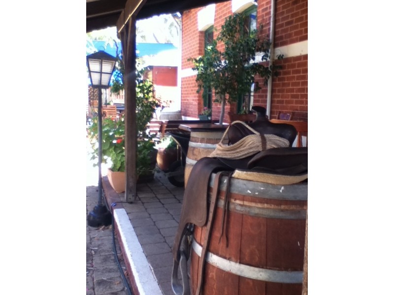 8 Carter Road, Grass Valley WA 6403