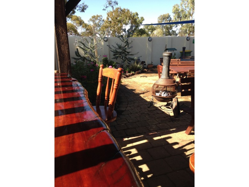 8 Carter Road, Grass Valley WA 6403