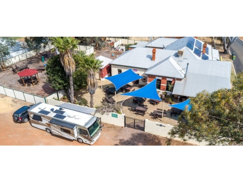 8 Carter Road, Grass Valley WA 6403