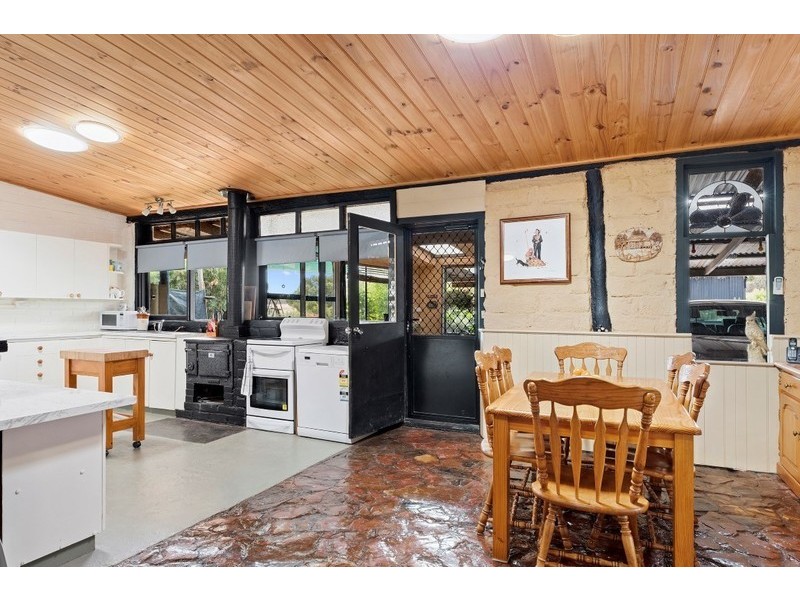 521 Aldridges Road, Neilborough VIC 3570