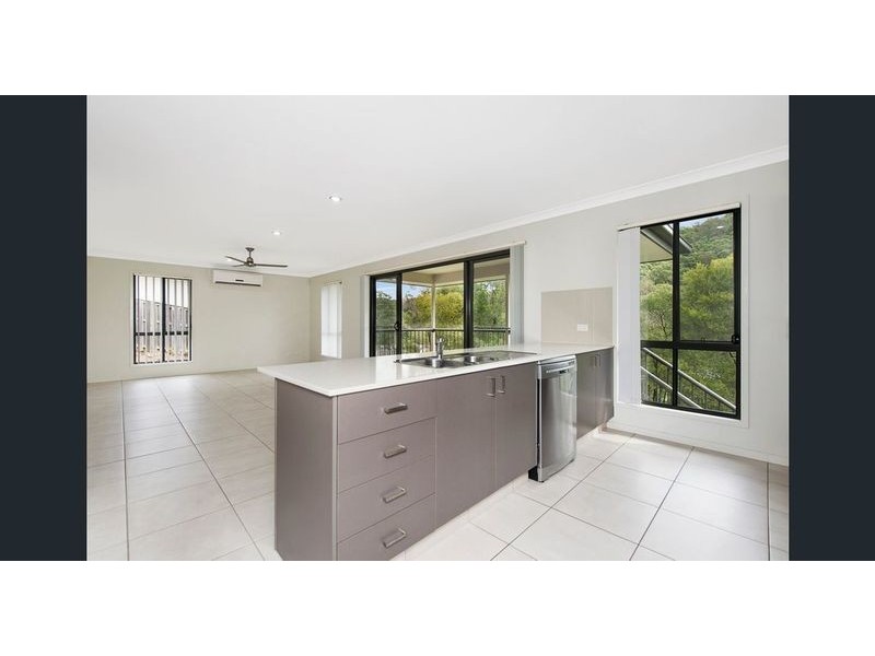 31 Castlereagh Close, Pacific Pines QLD 4211