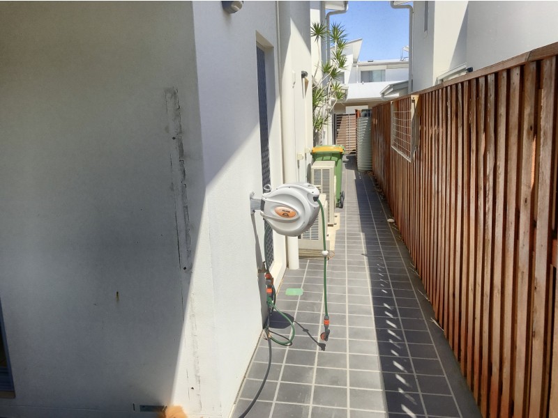 90 Verona Circuit, Burleigh Waters QLD 4220