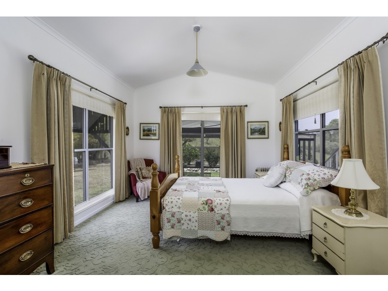 121 Hood Road, Veteran QLD 4570