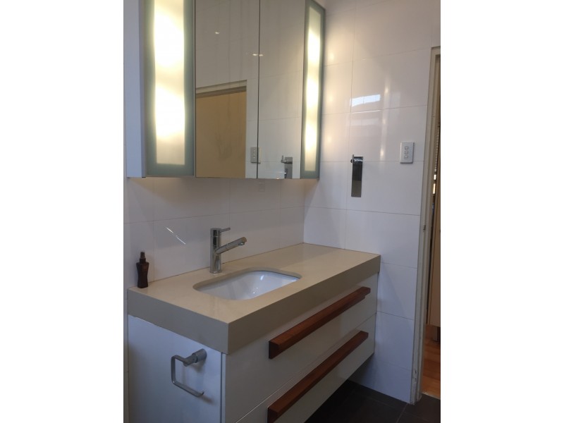 1/70 Petersham Rd, Marrickville NSW 2204