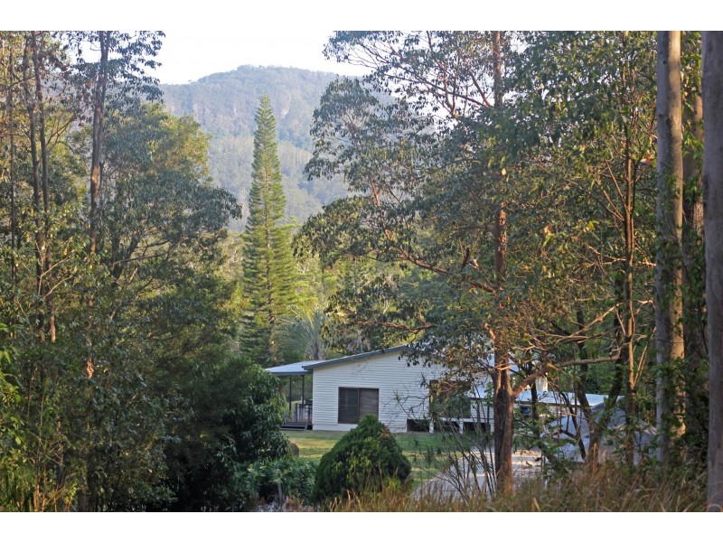136 Araluen Road, Tallebudgera Valley QLD 4228