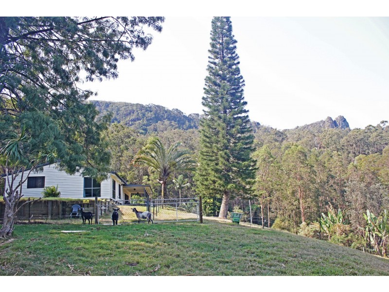 136 Araluen Road, Tallebudgera Valley QLD 4228