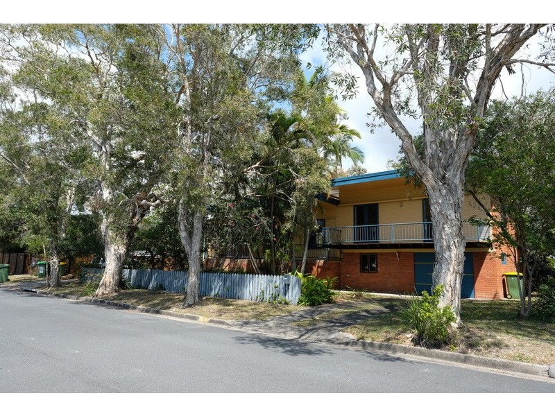 8 Hilltop Street, Labrador QLD 4215