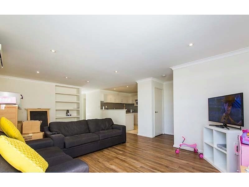 8 Redfern Bend, Clarkson WA 6030