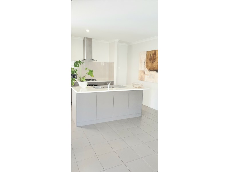 8 Lowe way, Byford WA 6122