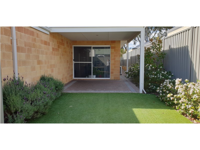 8 Lowe way, Byford WA 6122