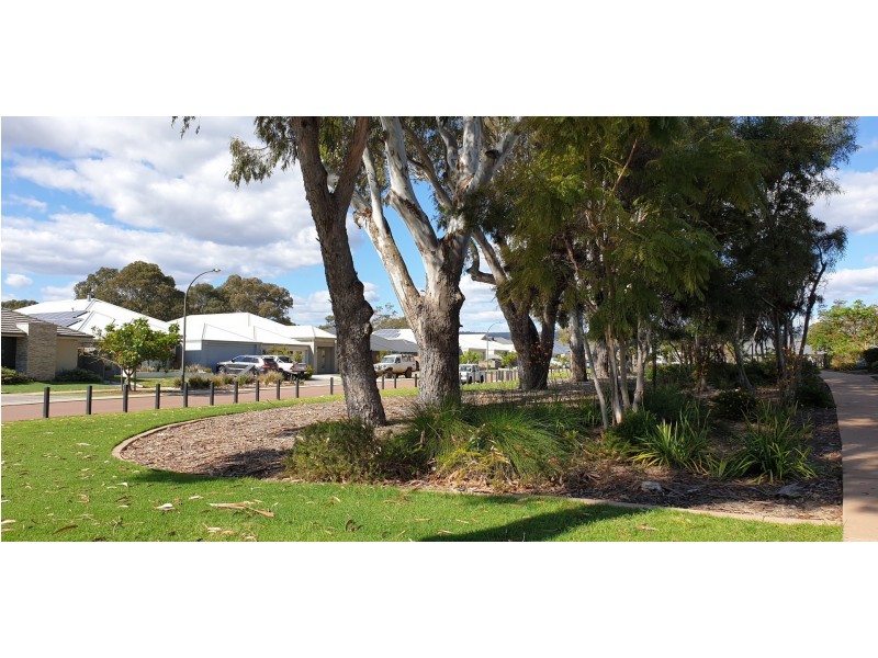 8 Lowe way, Byford WA 6122