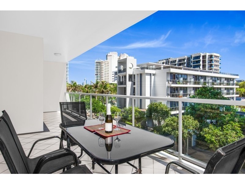 602/1 Como Crescent, Southport QLD 4215