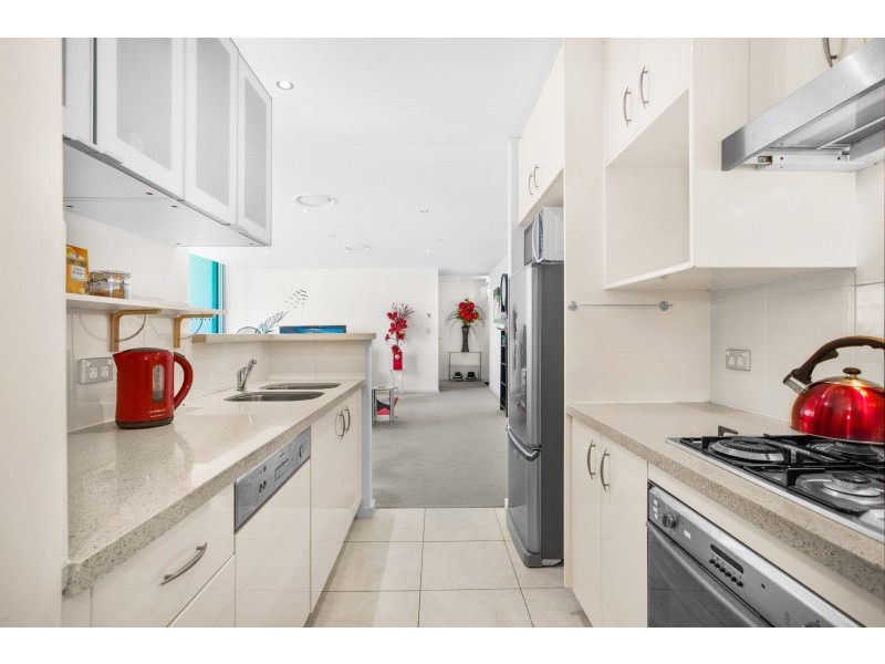 602/1 Como Crescent, Southport QLD 4215