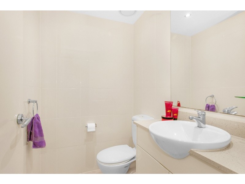 602/1 Como Crescent, Southport QLD 4215