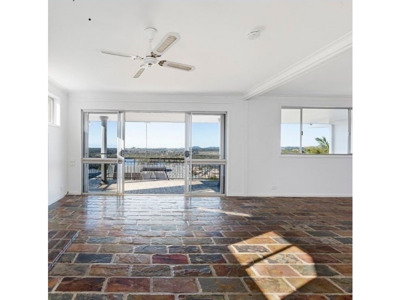 6 Blue Haze Cres, Banora Point NSW 2486