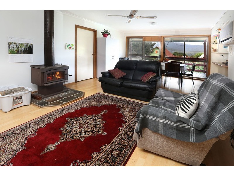 6 Morses Crt, Tawonga South VIC 3698