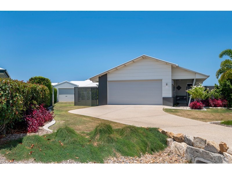 15 Trinity Close, Bargara QLD 4670